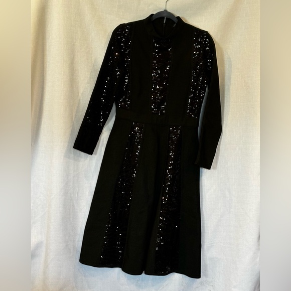 Front Row by Sara & Goldy Sequin  embellished dress Sixe M - Picture 1 of 7